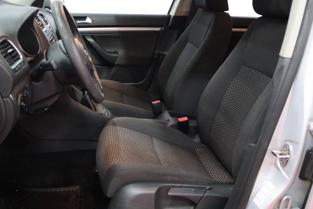 VOLKSWAGEN Golf 2012