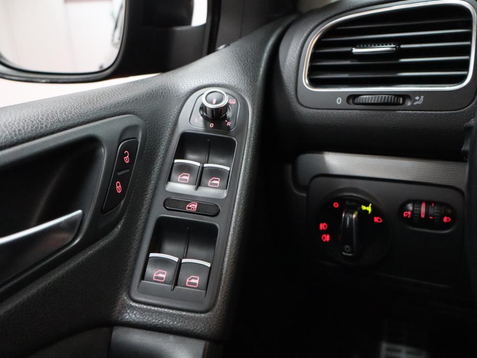 VOLKSWAGEN Golf 2011