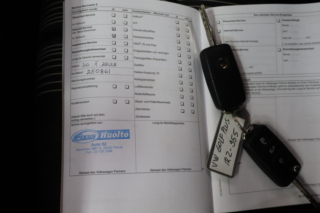 VOLKSWAGEN Golf Plus 2012