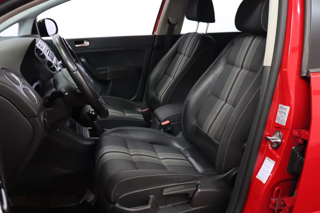 VOLKSWAGEN Golf Plus 2012