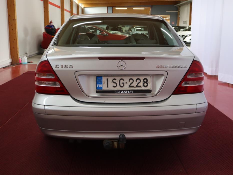 MERCEDES-BENZ C 2004