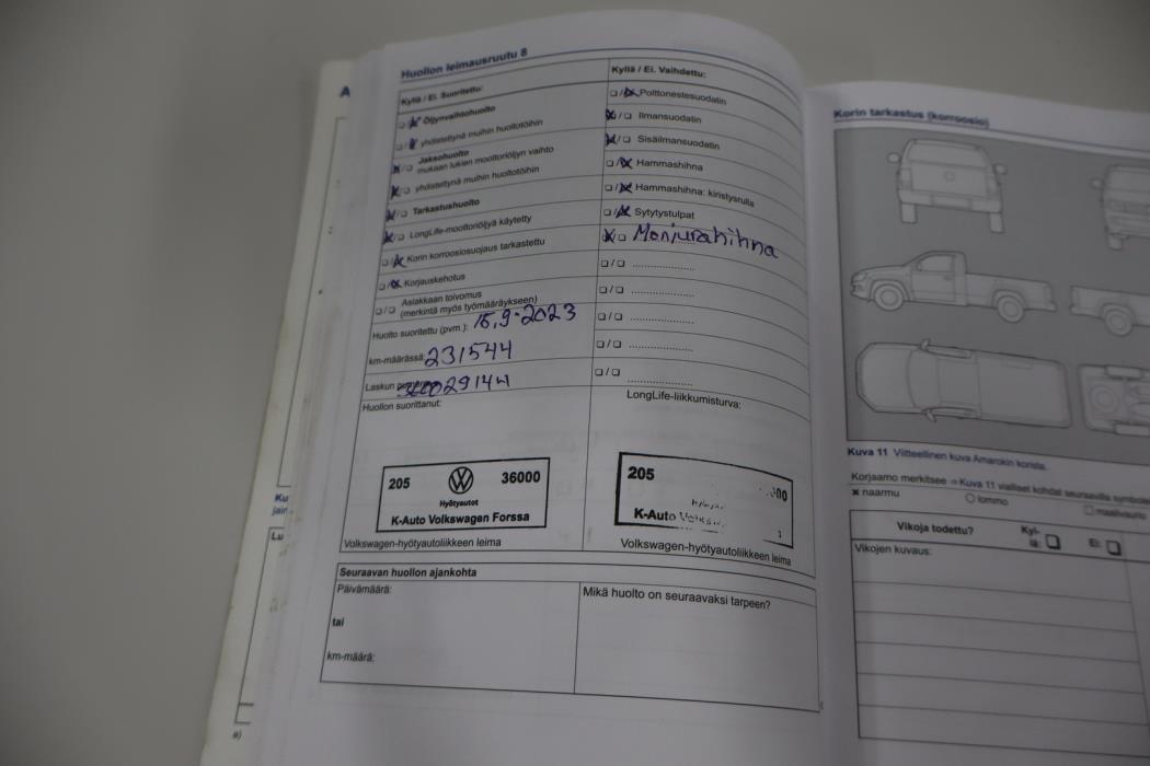 VOLKSWAGEN Amarok 2012