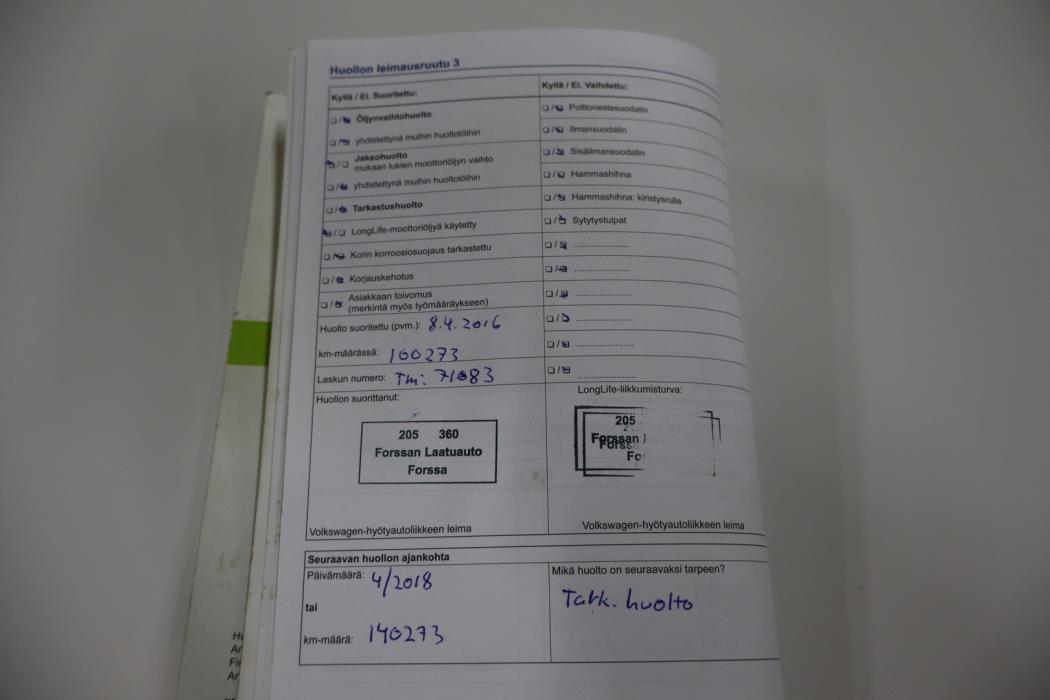 VOLKSWAGEN Amarok 2012