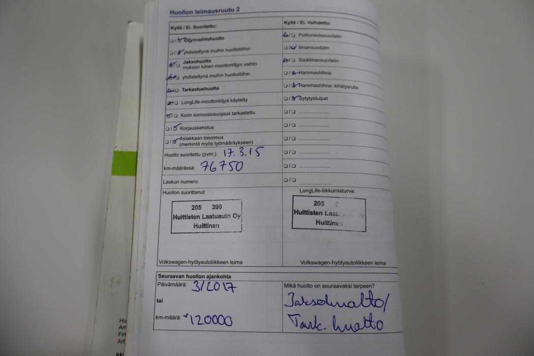 VOLKSWAGEN Amarok 2012