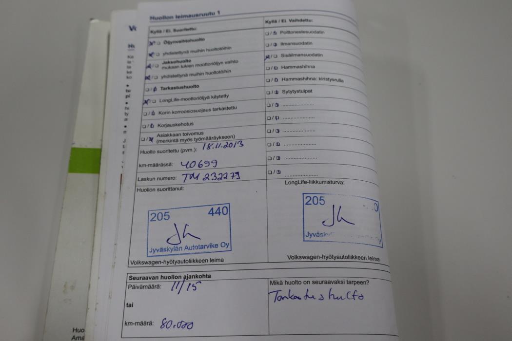 VOLKSWAGEN Amarok 2012