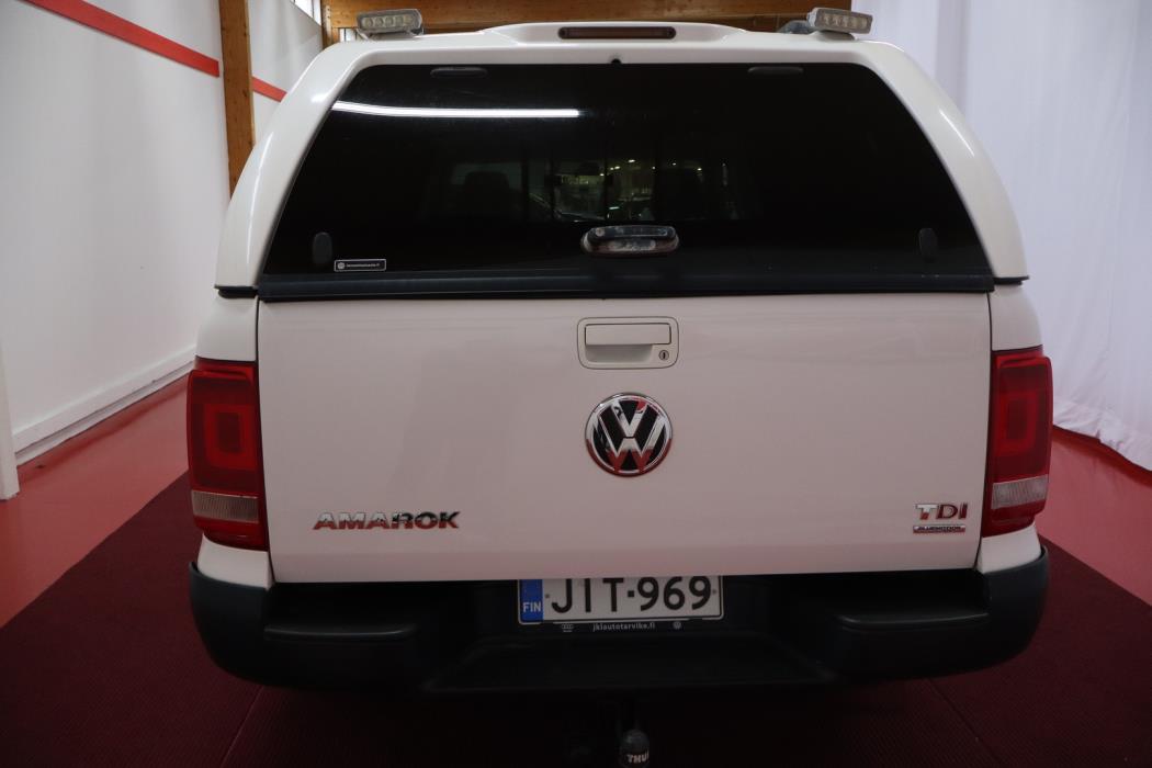 VOLKSWAGEN Amarok 2012