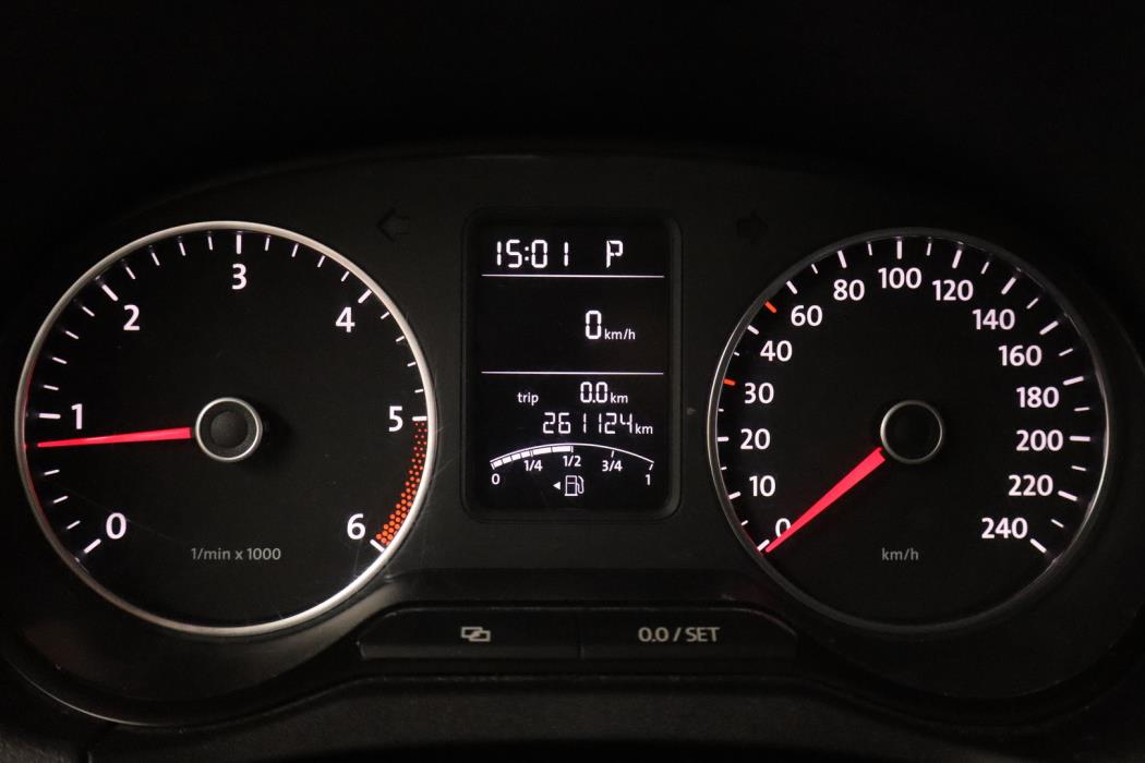 VOLKSWAGEN Amarok 2012