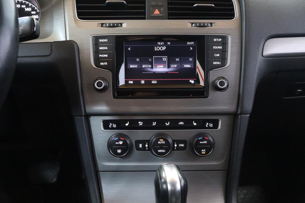 VOLKSWAGEN Golf 2015