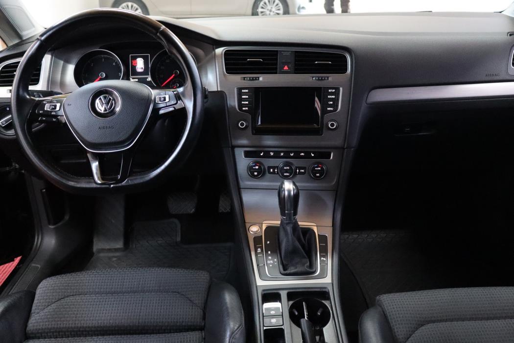 VOLKSWAGEN Golf 2015