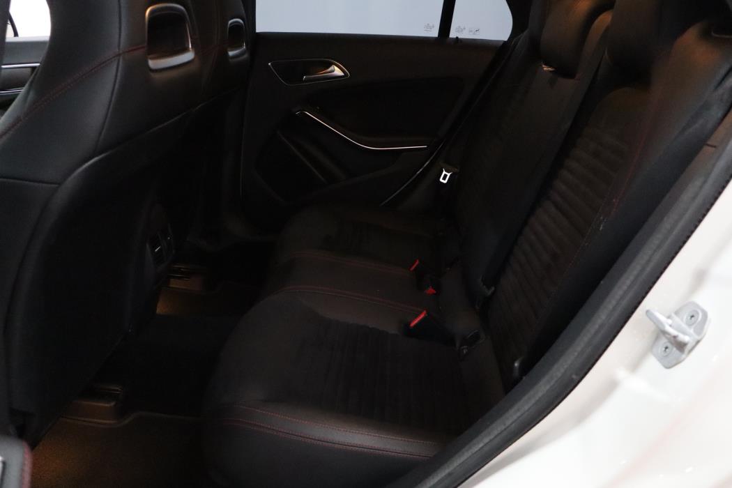 MERCEDES-BENZ CLA 2017