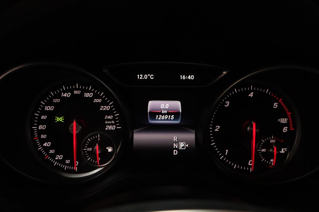 MERCEDES-BENZ CLA 2017