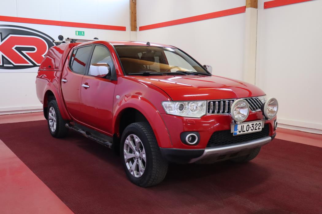 MITSUBISHI L200 2011