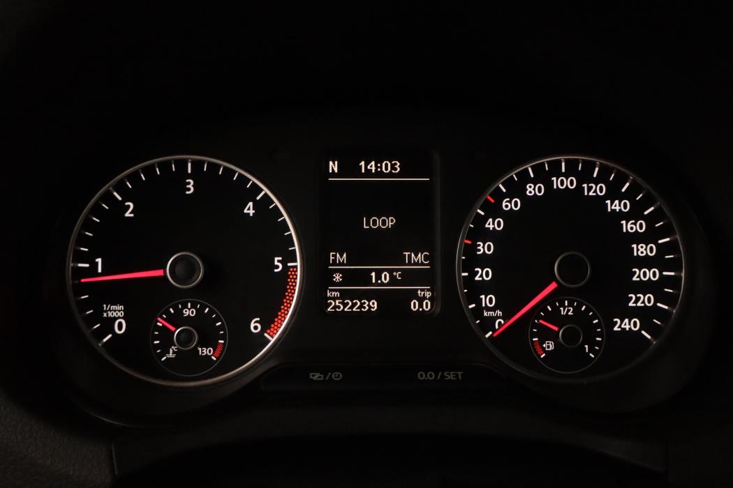 VOLKSWAGEN Amarok 2014