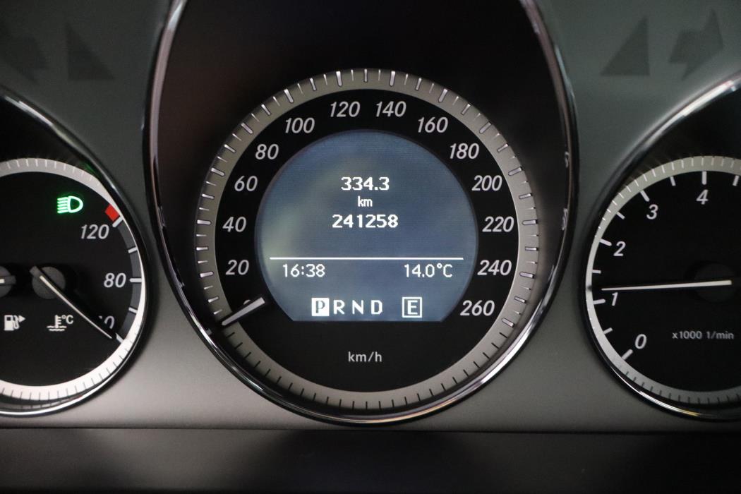 MERCEDES-BENZ C 2011