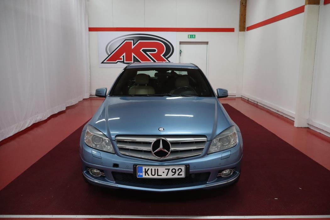 MERCEDES-BENZ C 2011