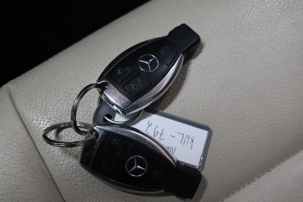 MERCEDES-BENZ C 2011