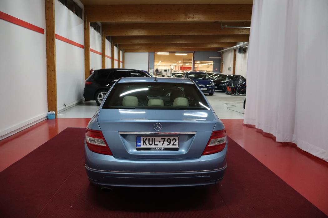 MERCEDES-BENZ C 2011