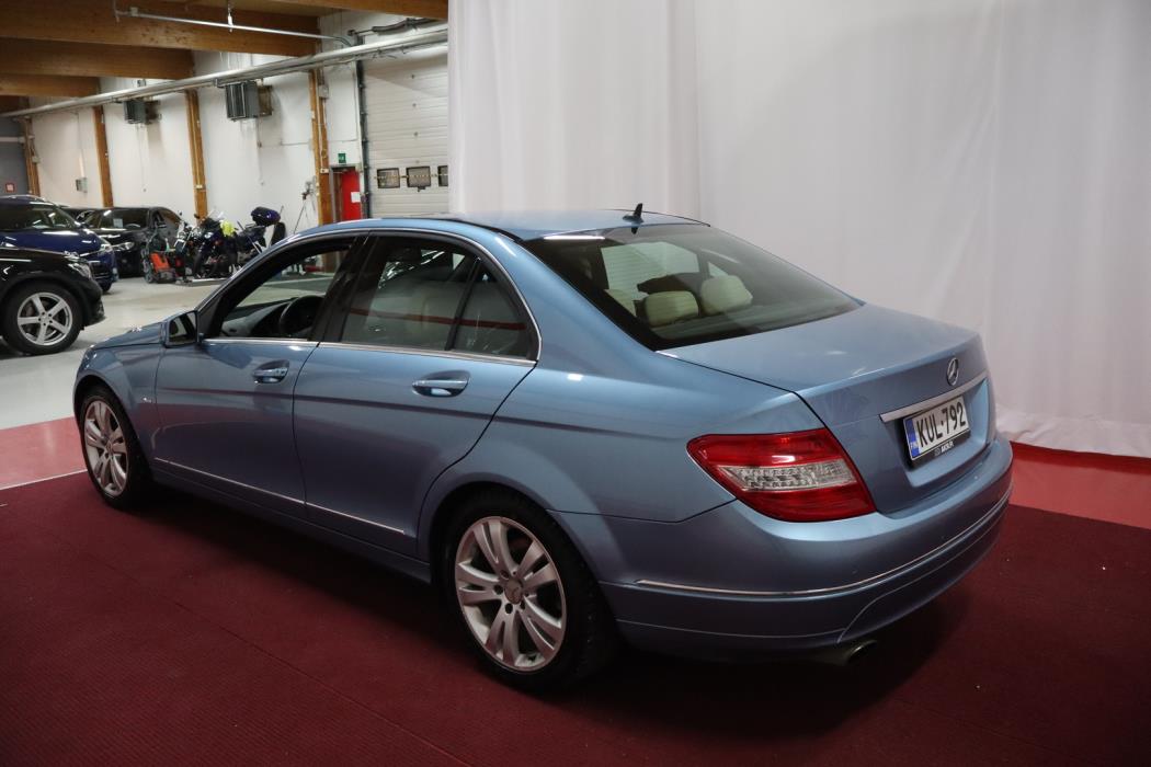 MERCEDES-BENZ C 2011