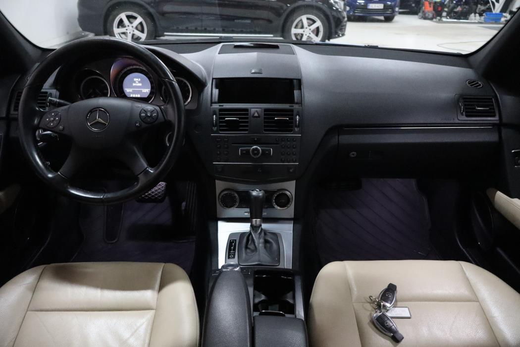 MERCEDES-BENZ C 2011