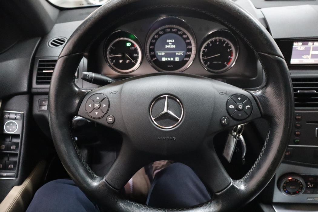MERCEDES-BENZ C 2011