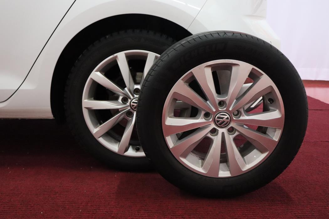 VOLKSWAGEN Golf 2018