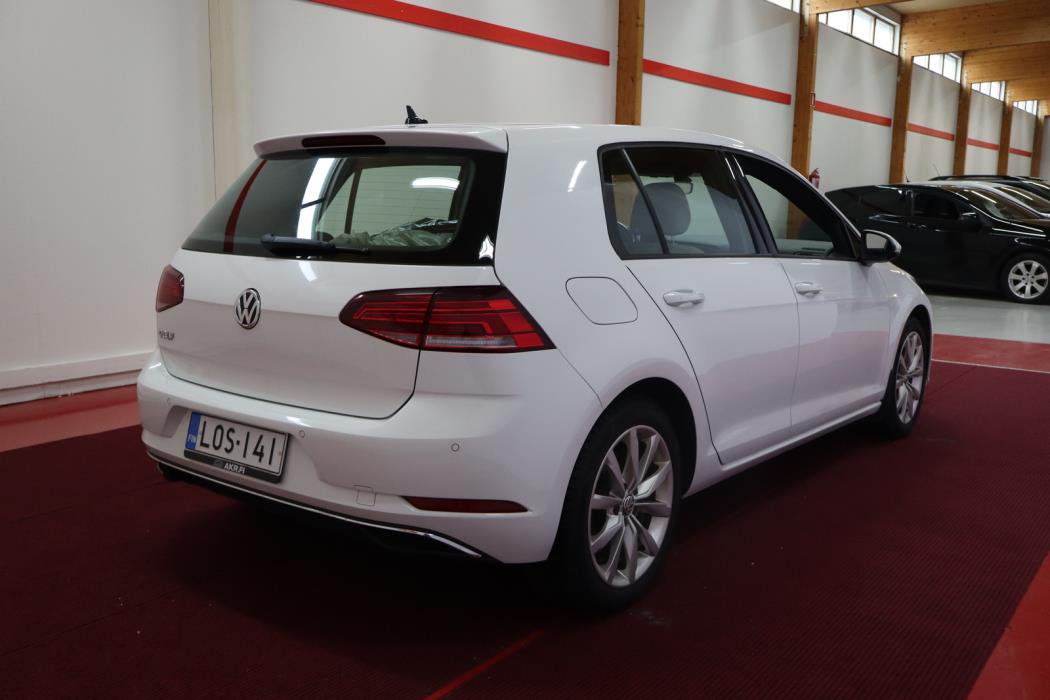 VOLKSWAGEN Golf 2018