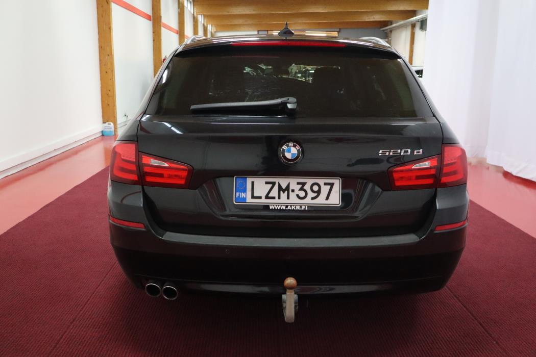BMW 520 2011