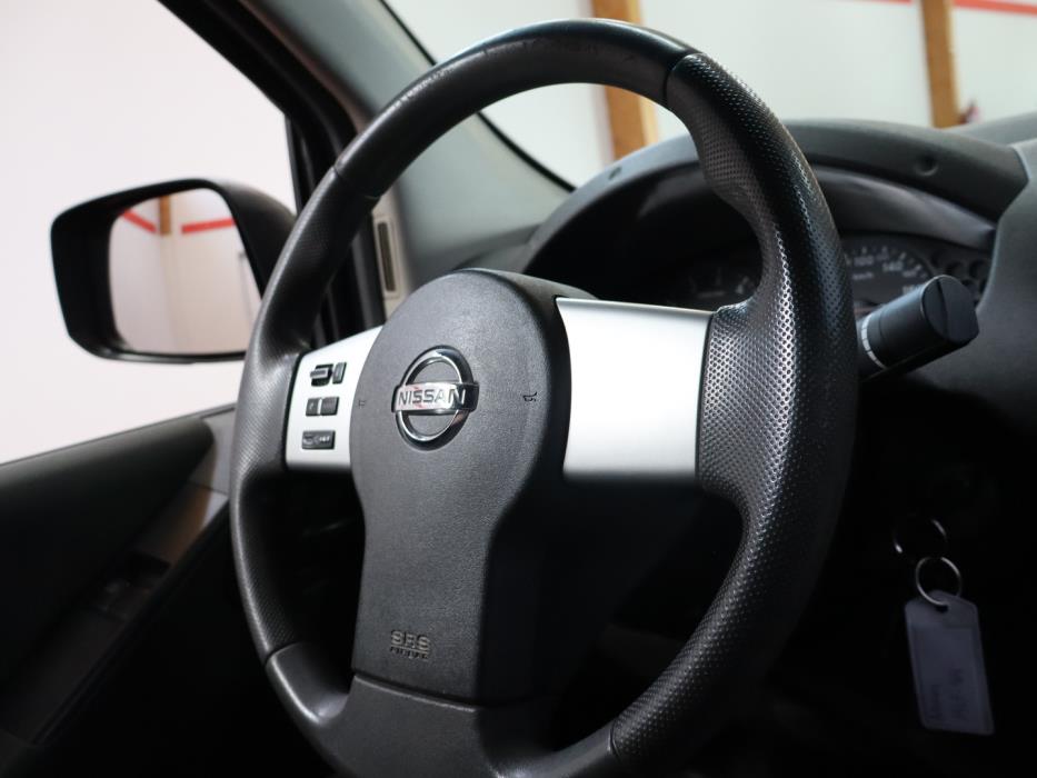 NISSAN Navara 2013