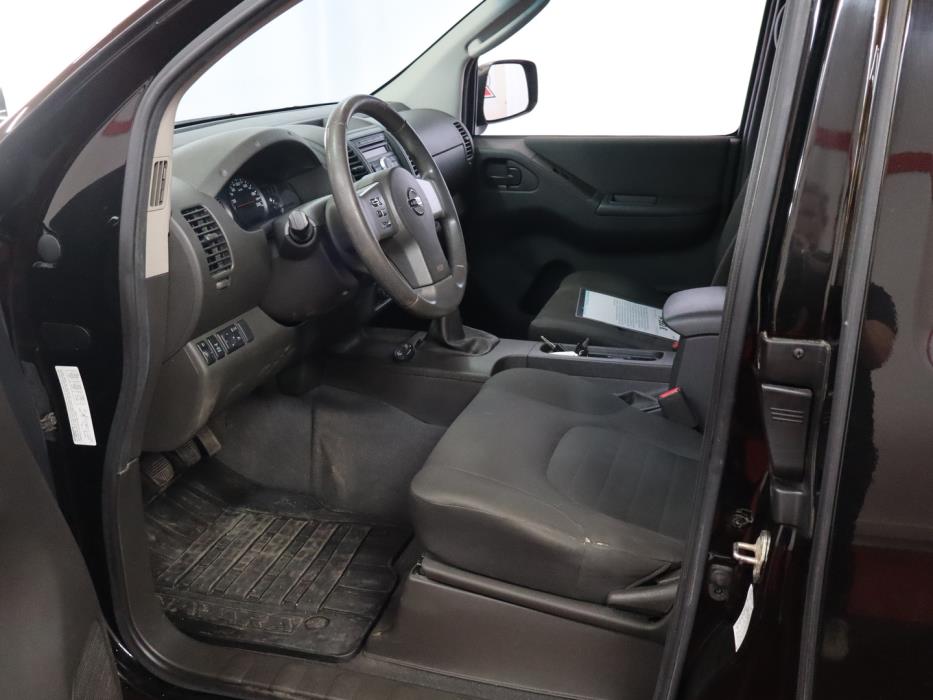 NISSAN Navara 2013