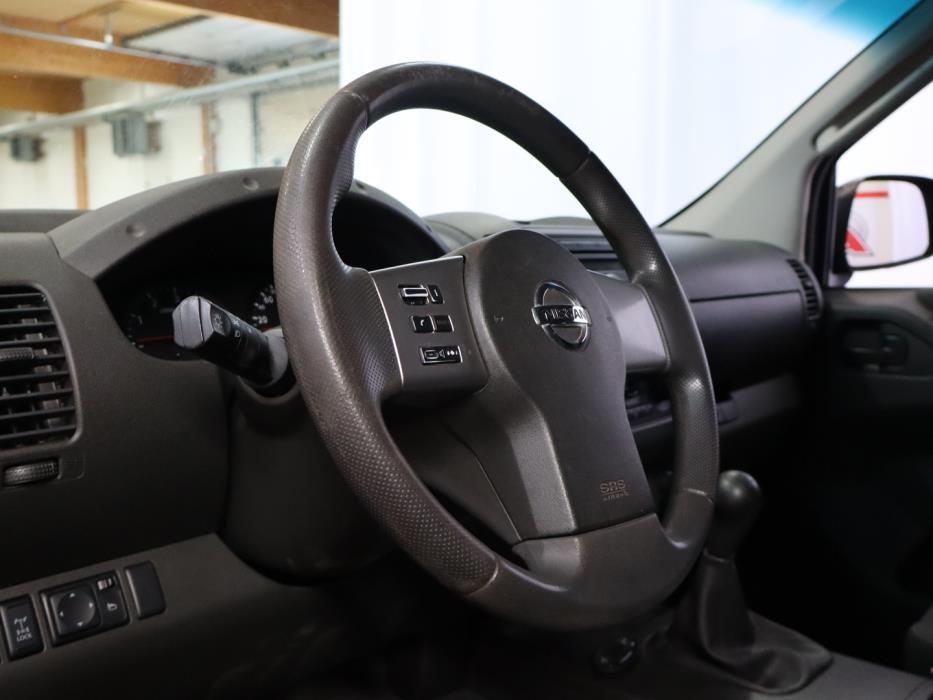 NISSAN Navara 2013
