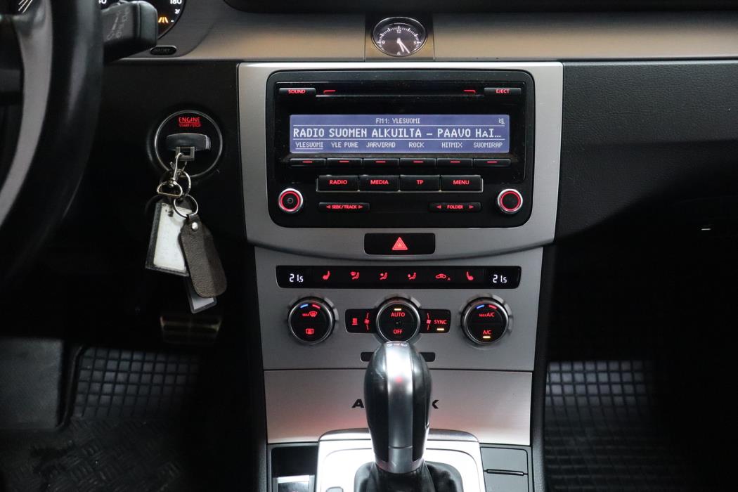 VOLKSWAGEN Passat 2014