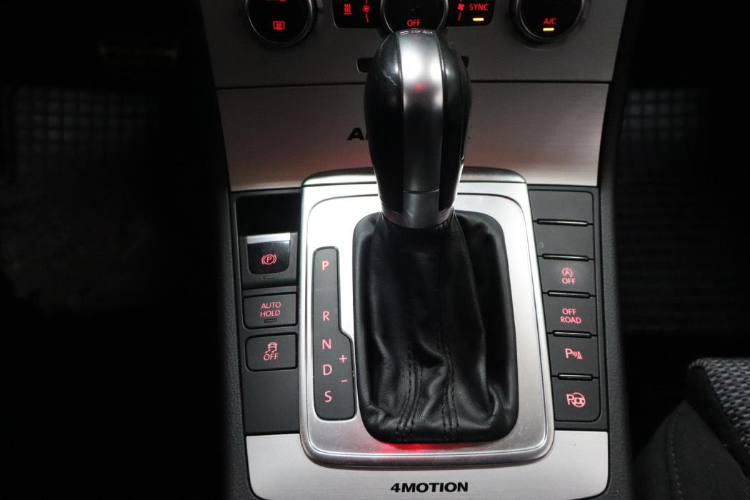 VOLKSWAGEN Passat 2014