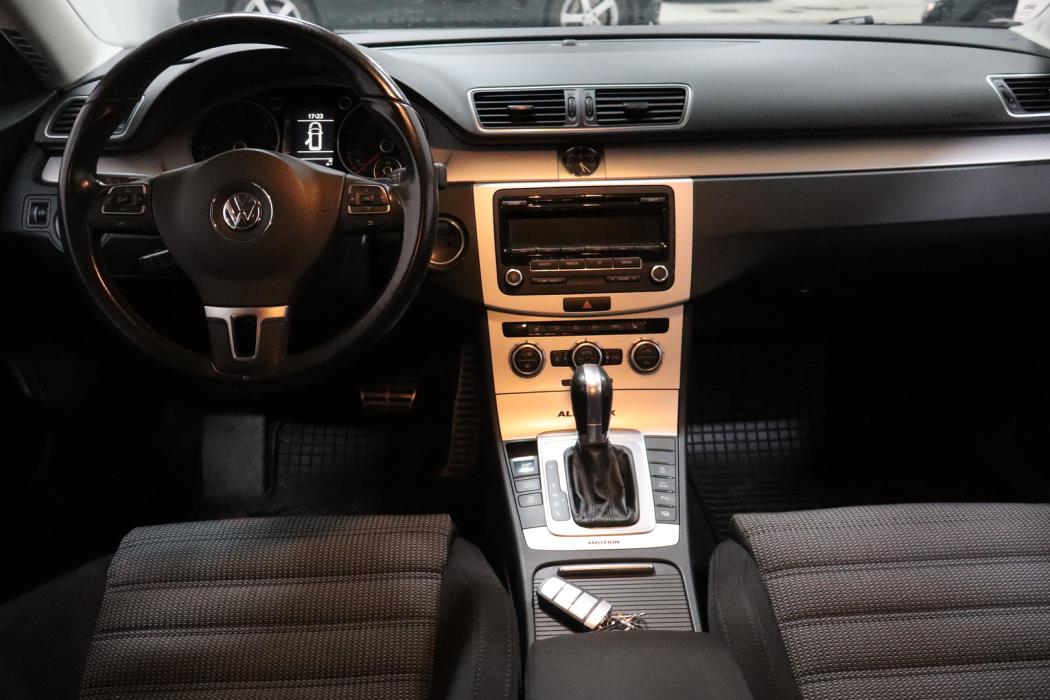 VOLKSWAGEN Passat 2014