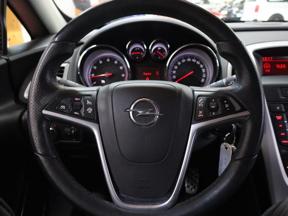 OPEL Astra 2012