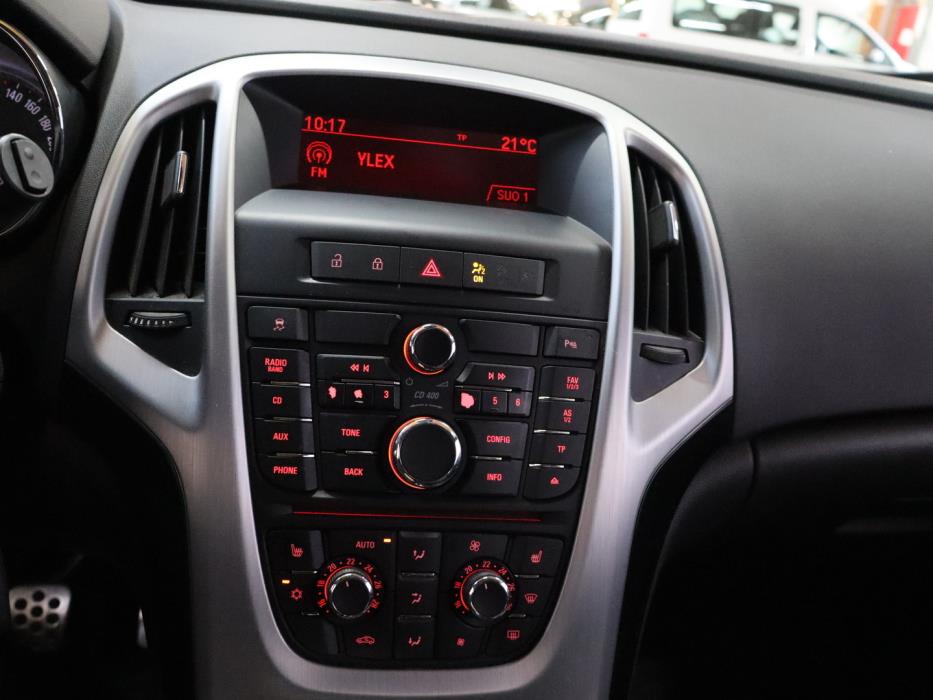 OPEL Astra 2012