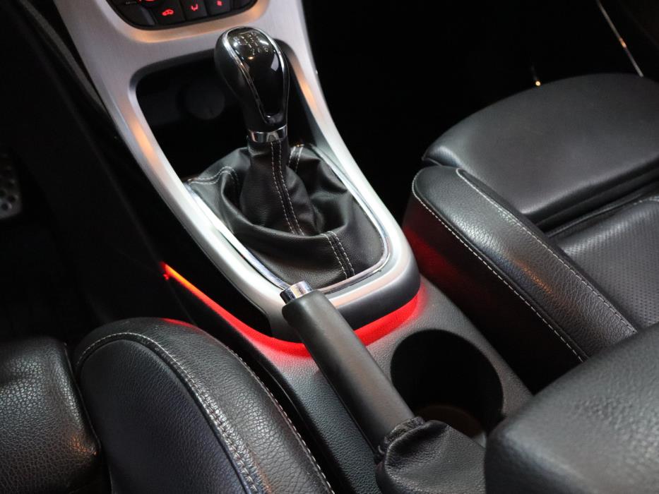 OPEL Astra 2012