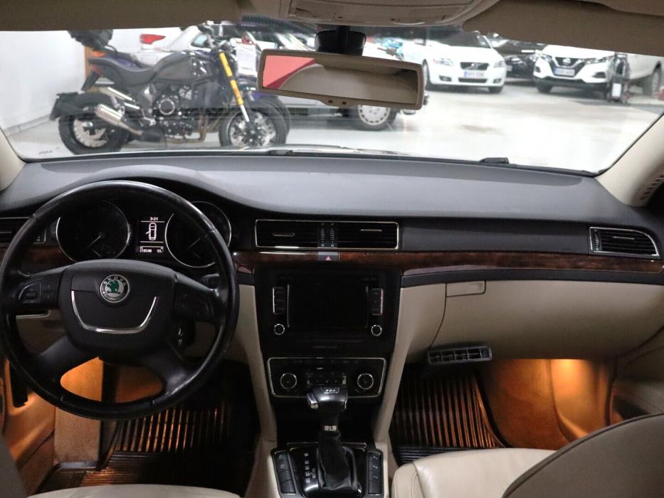 SKODA Superb 2010