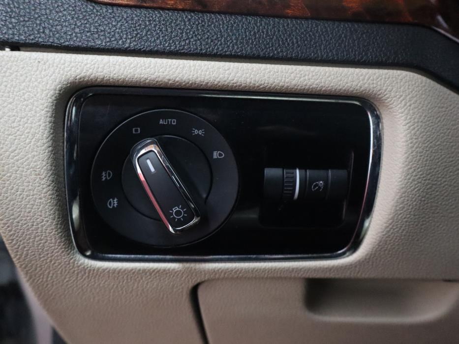 SKODA Superb 2010