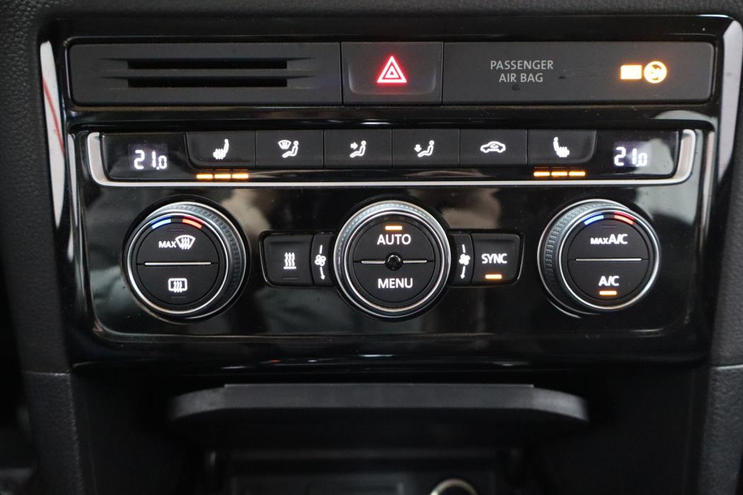 VOLKSWAGEN Golf Sportsvan 2017