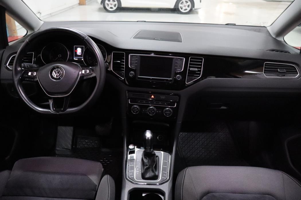 VOLKSWAGEN Golf Sportsvan 2017