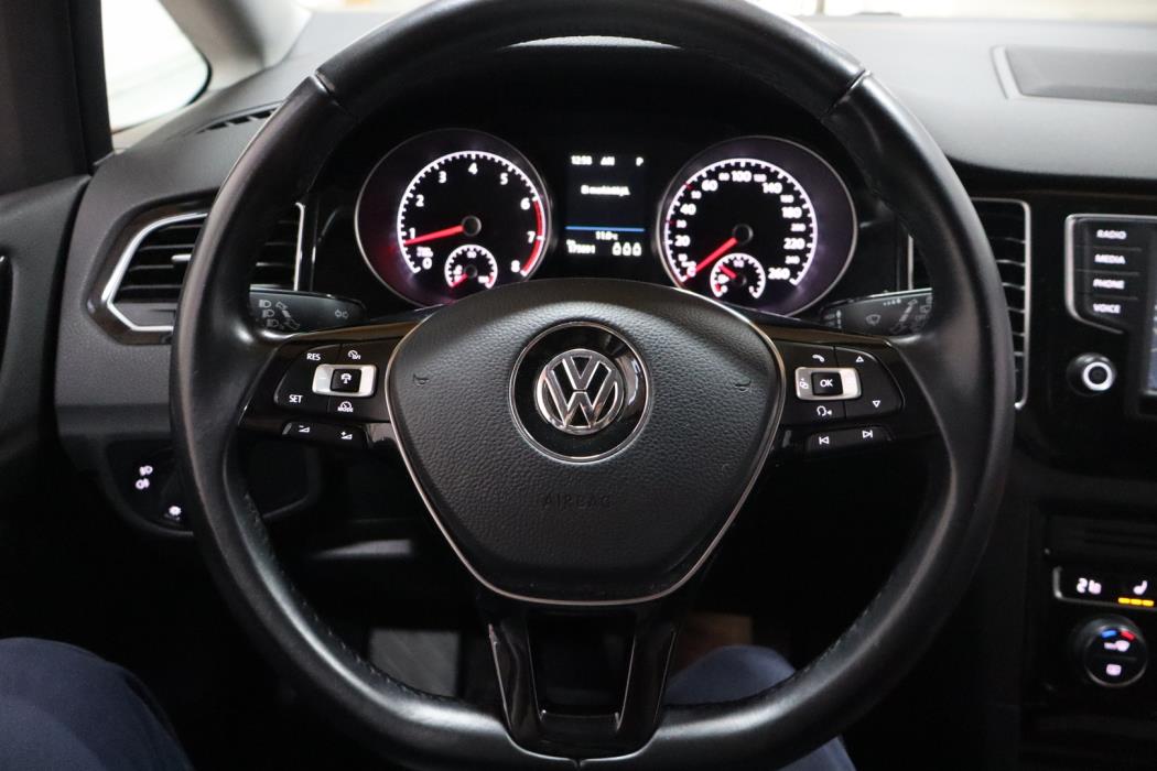 VOLKSWAGEN Golf Sportsvan 2017