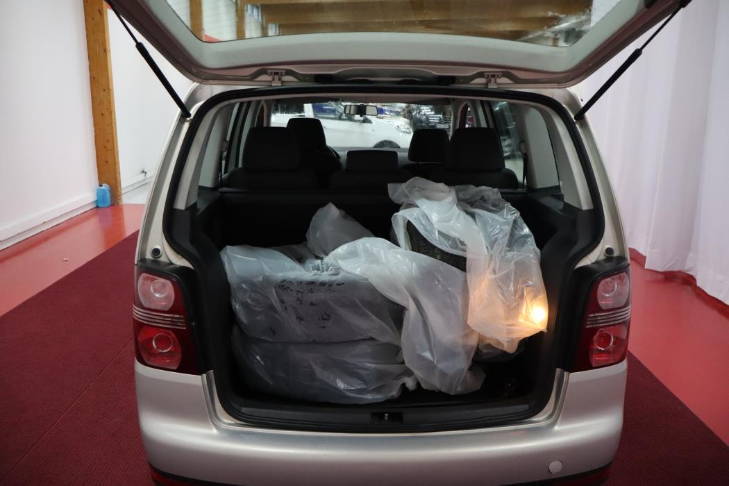 VOLKSWAGEN Touran 2009