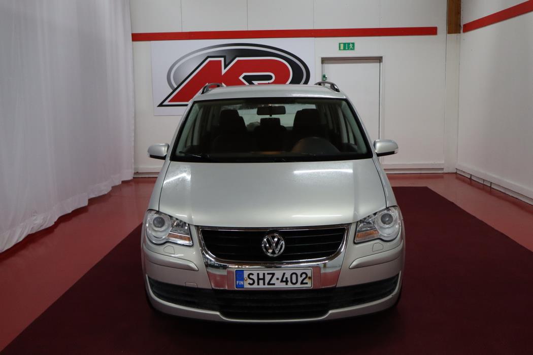 VOLKSWAGEN Touran 2009