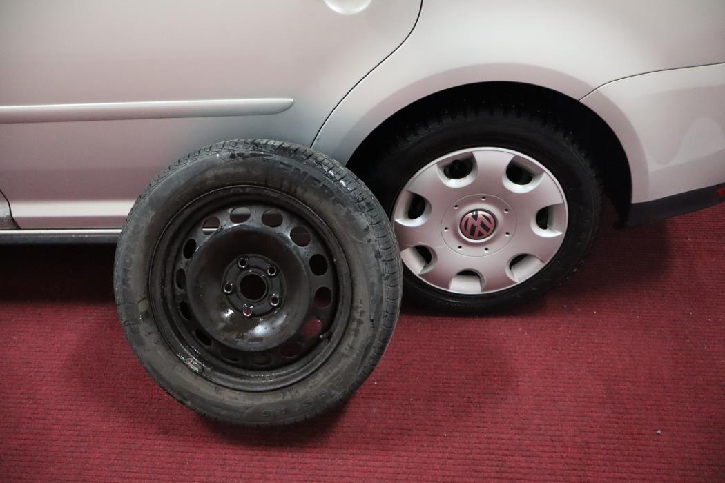 VOLKSWAGEN Touran 2009