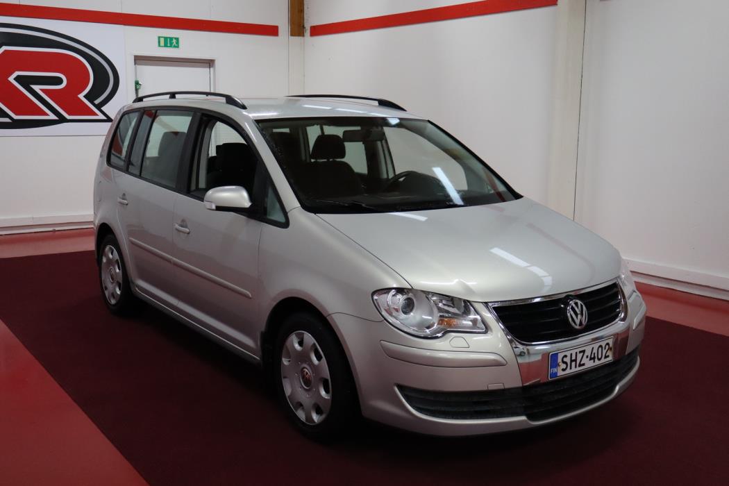 VOLKSWAGEN Touran 2009