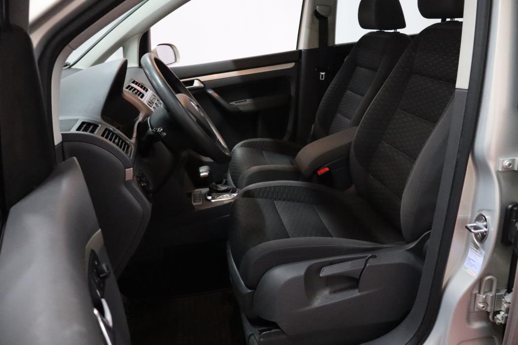 VOLKSWAGEN Touran 2009