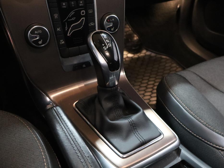 VOLVO V40 Cross Country 2015