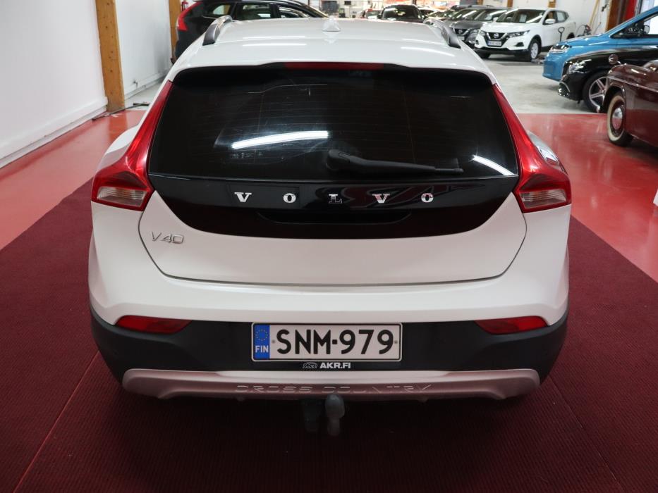 VOLVO V40 Cross Country 2015