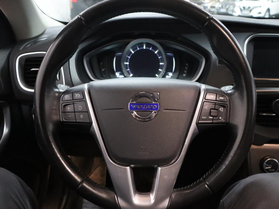 VOLVO V40 Cross Country 2015