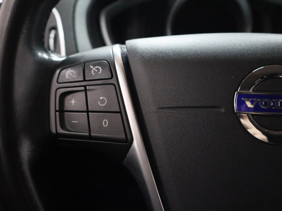 VOLVO V40 Cross Country 2015